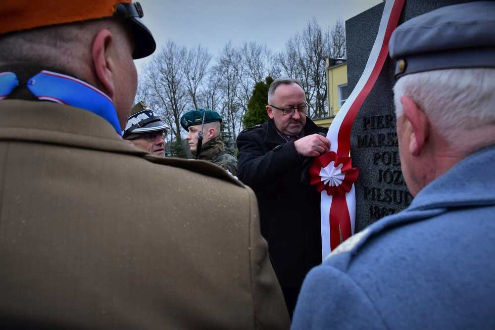Odsłonięcie pomnika Marszałka Józefa Piłsudskiego – Złocieniec, 5 grudnia 2022. Fot. Sebastian Kaniewski (IPN)