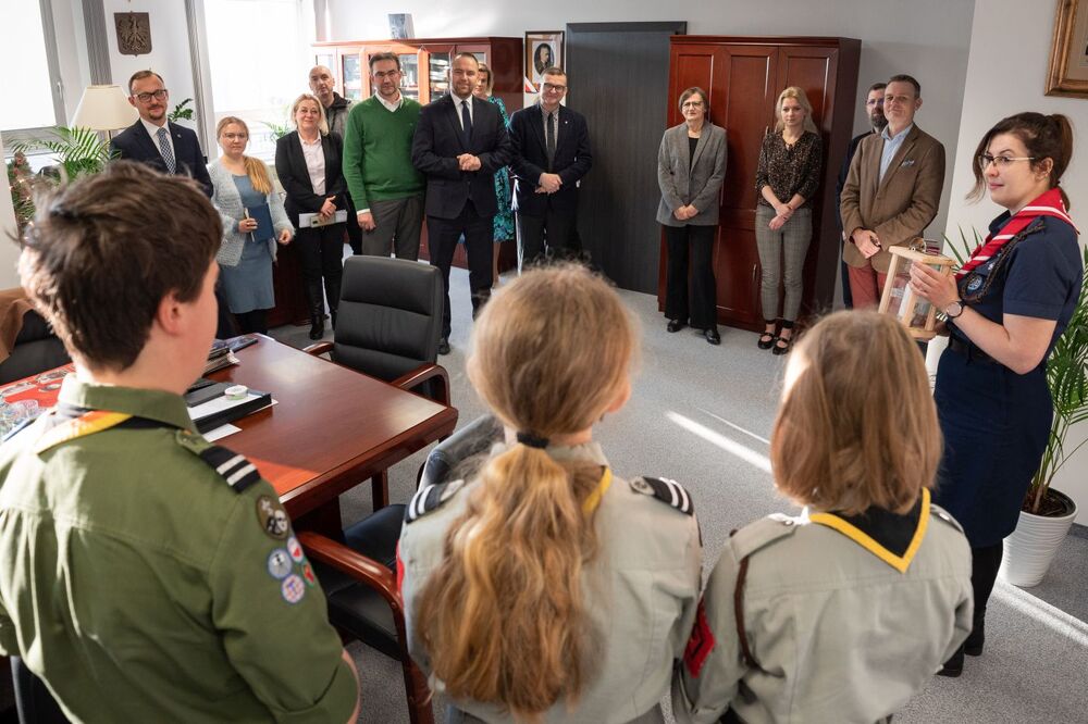 Betlejemskie Światło Pokoju w Instytucie Pamięci Narodowej – 14 grudnia 2022. Fot. Mikołaj Bujak (IPN)