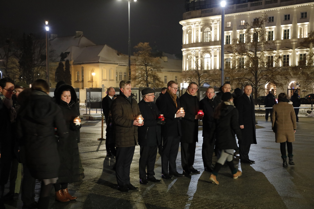 Światło Wolności na pl. Piłsudskiego w Warszawie – 13 grudnia 2022. Fot. Piotr Życieński (IPN)