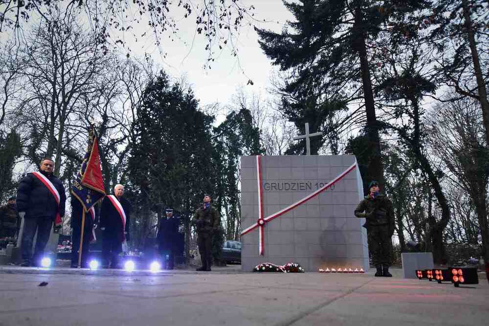 Odsłonięcie pomnika Ofiar Grudnia 1970 r. – Szczecin, 16 grudnia 2022. Fot. Marcin Manowski (IPN)