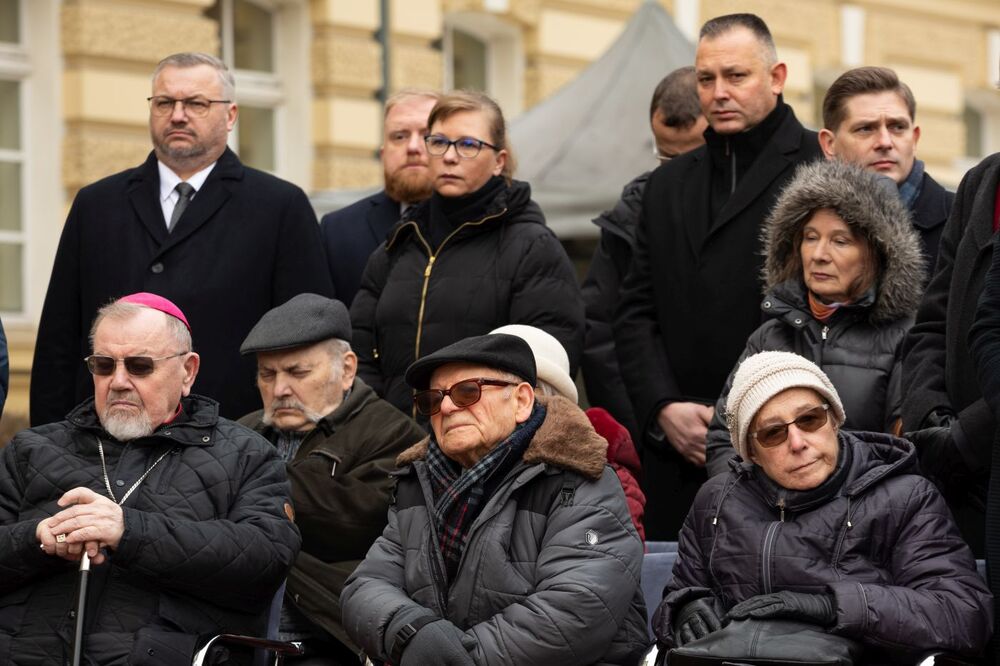 Odsłonięcie pomnika premiera Jana Olszewskiego – Warszawa, 21 grudnia 2022. Fot. Mikołaj Bujak (IPN)