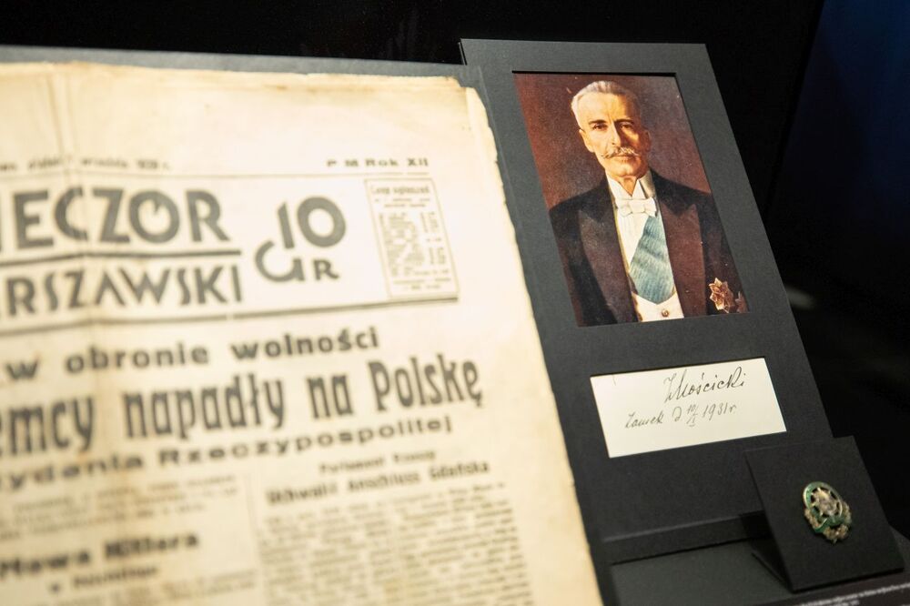 W Izbie Pamięci przy Mauzoleum Prezydentów RP na Uchodźstwie – Warszawa, 21 grudnia 2022. Fot. Mikołaj Bujak (IPN)