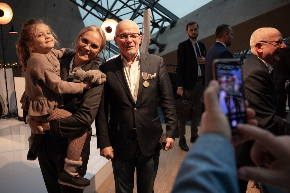 Uroczystość wręczenia medali „Reipublicae Memoriae Meritum” – Gdańsk, 22 grudnia 2022. Fot. Mikołaj Bujak (IPN)