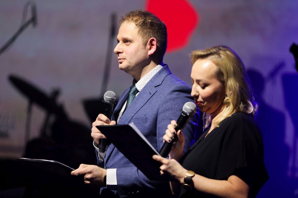 Koncert „Tych lat nie odda nikt”. Na zdj. Krystian Iwanow, dyrektor Biura Wydarzeń Kulturalnych IPN – Warszawa, 15 stycznia 2023. Fot. Mikołaj Bujak (IPN)