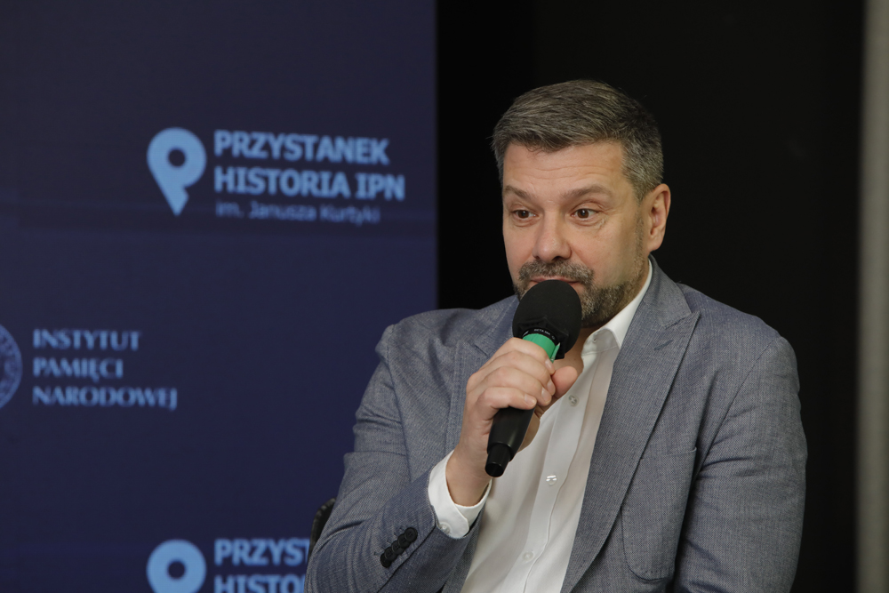 Dr hab. Filip Musiał. Dyskusja „Praska Wiosna i inne bunty w bloku wschodnim” z cyklu „Między mitem a rzeczywistością – najważniejsze wydarzenia XX wieku” – 25 stycznia 2023. Fot. Piotr Życieński (IPN)