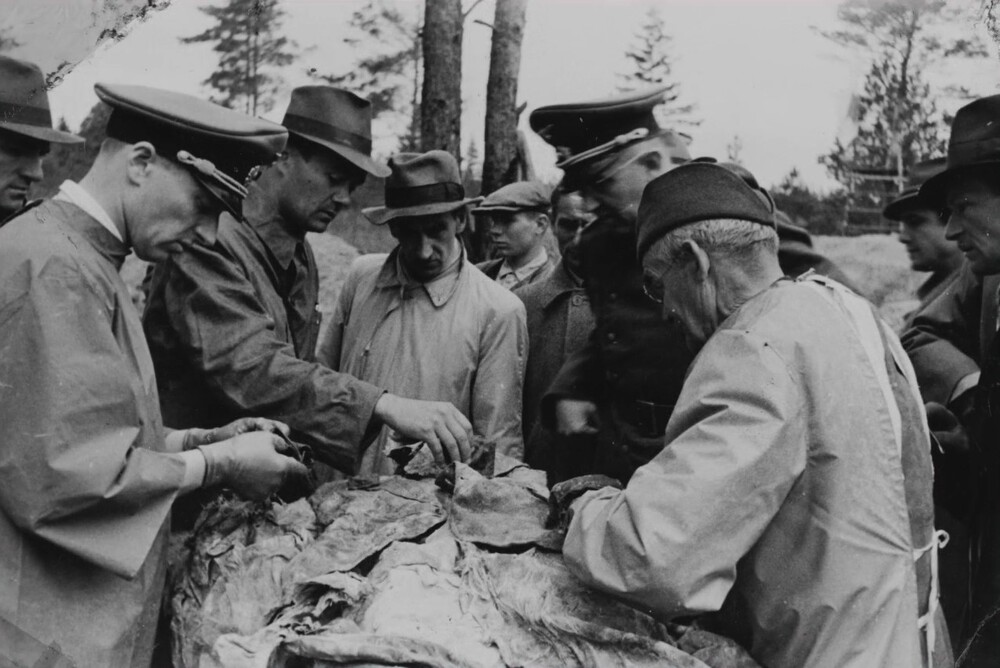 Ekshumacje w Katyniu