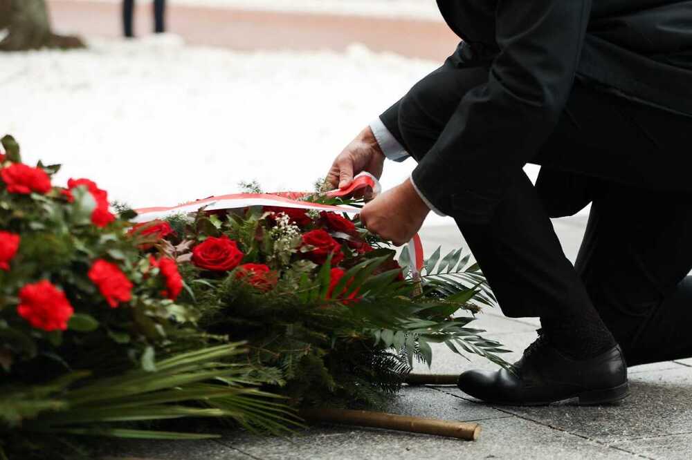 Uroczystości w czwartą rocznicę śmierci premiera Jana Olszewskiego – Warszawa, 7 lutego 2023. Fot. Mikołaj Bujak (IPN)