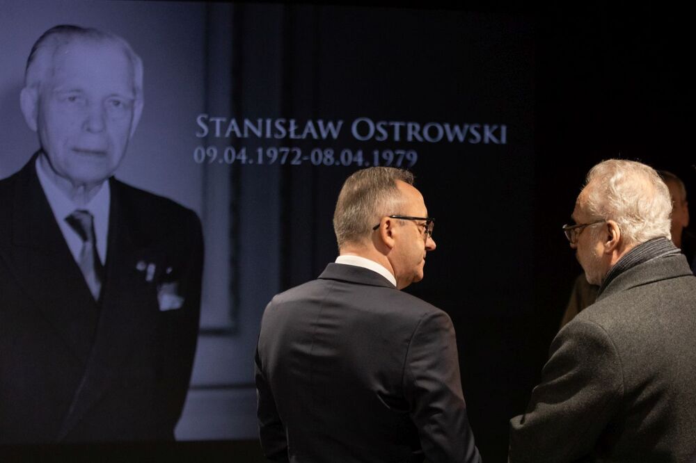 Prezydent Łotwy Egils Levits i wiceprezes IPN dr hab. Karol Polejowski w Mauzoleum Prezydentów RP na uchodźstwie – Warszawa, 23 lutego 2023. Fot. Mikołaj Bujak (IPN)