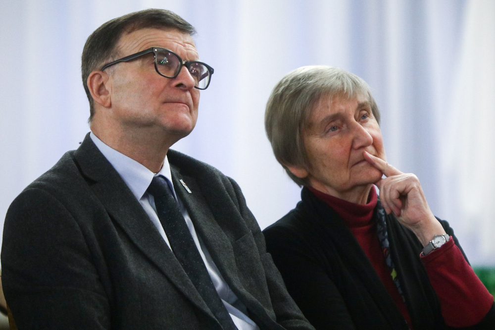 Prof. Tadeusz Wolsza i dr Barbara Fedyszak-Radziejowska. Konferencja „Imperializm spod znaku dwugłowego orła i czerwonej gwiazdy. Ofiary komunizmu i imperializmu rosyjskiego w XX w.” – Warszawa, 23 lutego 2023. Fot. Sławek Kasper (IPN)