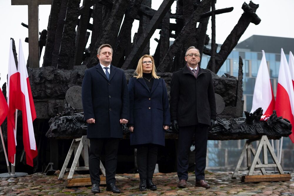 Uroczystość odsłonięcia nowego elementu pomnika Poległym i Pomordowanym na Wschodzie – Warszawa, 24 lutego 2023. Fot. Mikołaj Bujak (IPN)