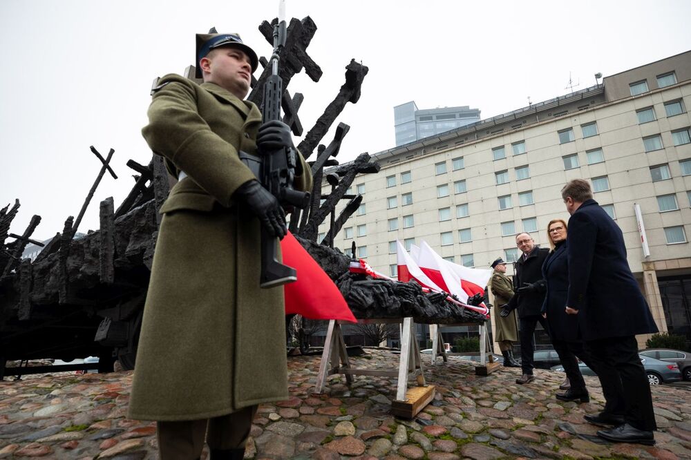 Uroczystość odsłonięcia nowego elementu pomnika Poległym i Pomordowanym na Wschodzie – Warszawa, 24 lutego 2023. Fot. Mikołaj Bujak (IPN)