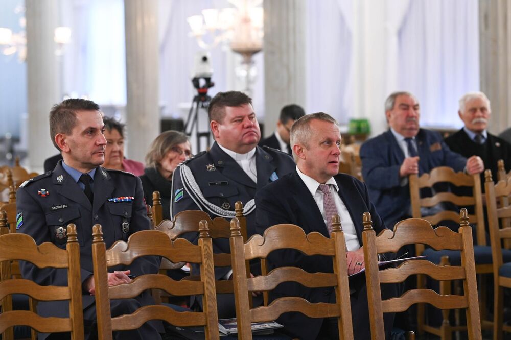 Międzynarodowa konferencja „Imperializm spod znaku dwugłowego orła i czerwonej gwiazdy. Ofiary komunizmu i imperializmu rosyjskiego w XX w. – Warszawa, 23 lutego 2023. Fot. Anna Strzyżak (Kancelaria Sejmu RP)