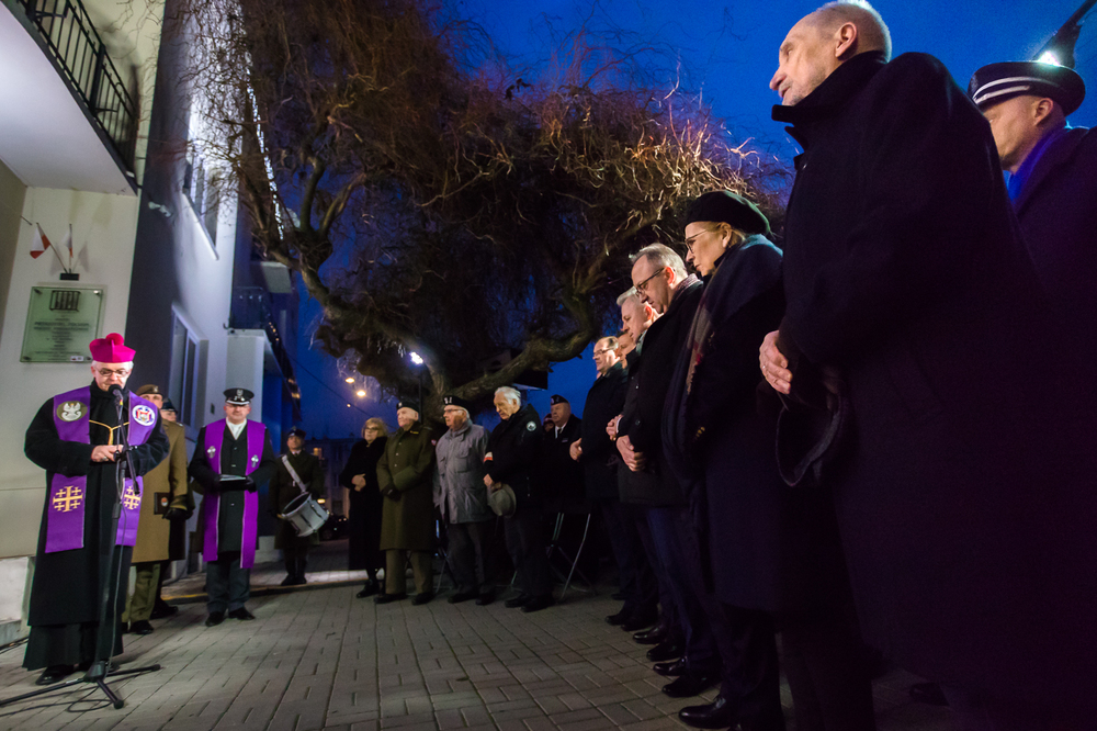 Uroczystości przed Willą Jasny Dom w hołdzie ofiarom komunistycznego terroru – Warszawa 27 lutego 2023. Fot. Sławek Kasper (IPN)