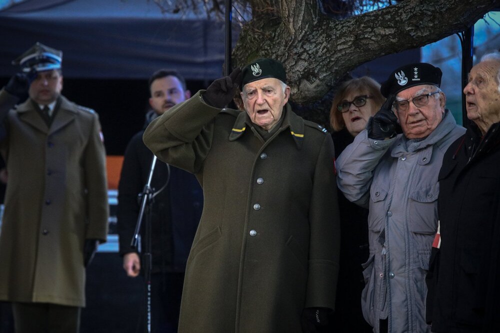 Uroczystości przed Willą Jasny Dom w hołdzie ofiarom komunistycznego terroru – Warszawa 27 lutego 2023. Fot. Sławek Kasper (IPN)