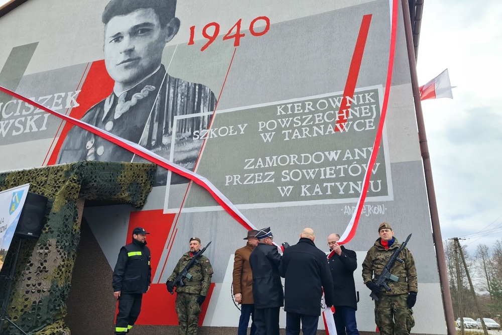 Uroczystość odsłonięcia muralu poświęconego por. Franciszkowi Majewskiemu – Tarnawka, 5 marca 2023. Fot. Sławek Kasper (IPN)