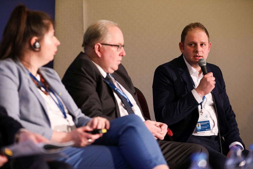 Przedstawiciele IPN na VIII Europejskim Kongresie Samorządów – Mikołajki, 7 marca 2023. Fot. Mikołaj Bujak (IPN)