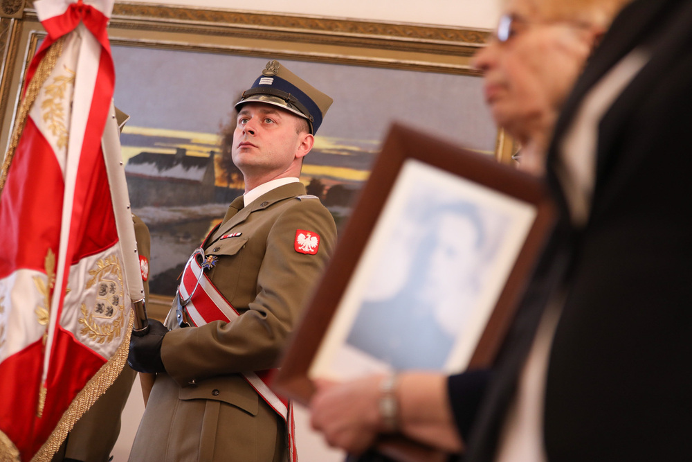 Uroczystości wręczenia not identyfikacyjnych w Belwederze – Warszawa, 8 marca 2023. Fot. Mikołaj Bujak (IPN)