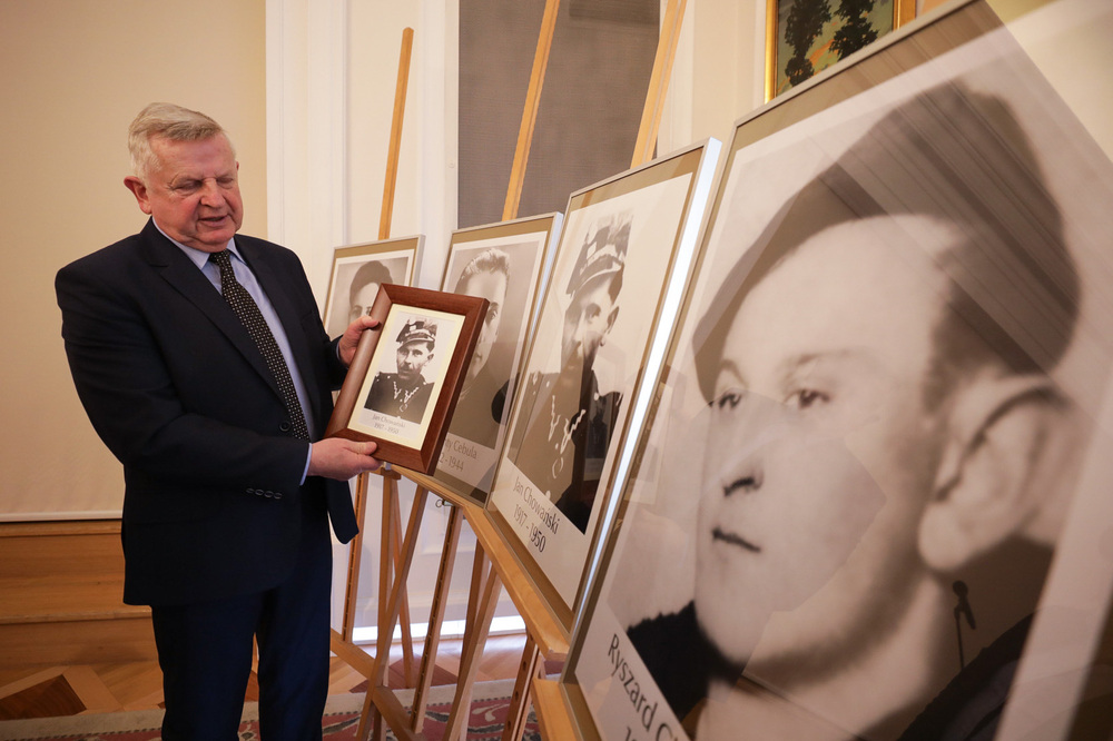 Uroczystości wręczenia not identyfikacyjnych w Belwederze – Warszawa, 8 marca 2023. Fot. Mikołaj Bujak (IPN)