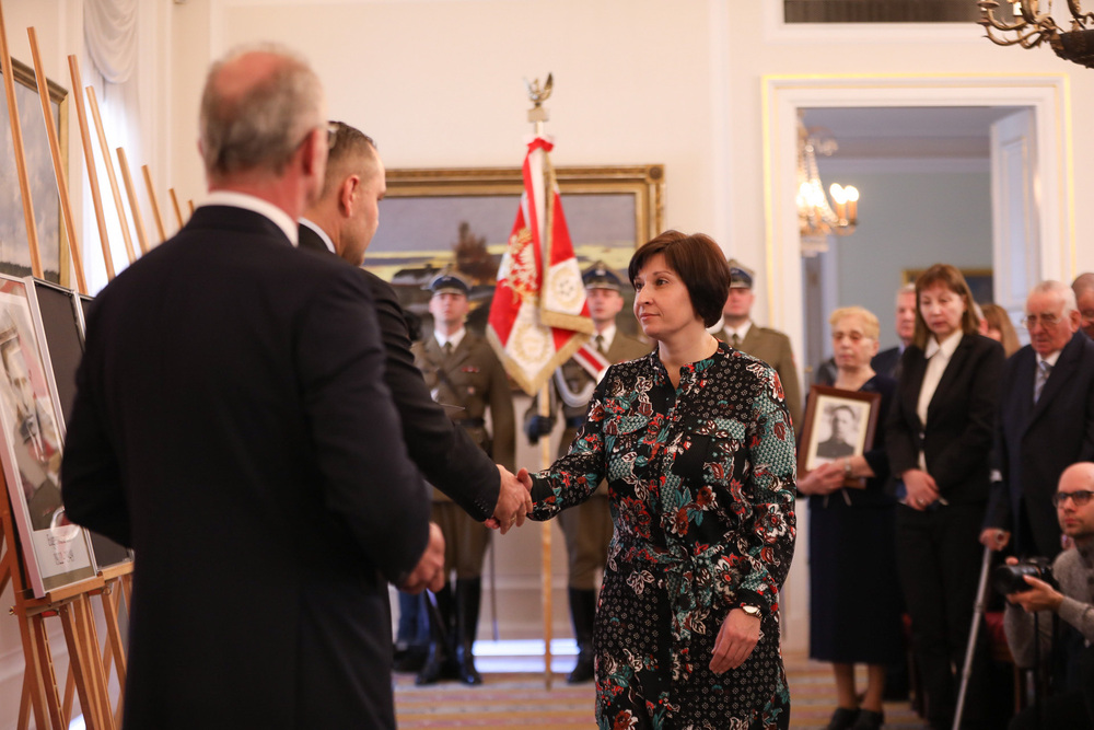 Uroczystości wręczenia not identyfikacyjnych w Belwederze – Warszawa, 8 marca 2023. Fot. Mikołaj Bujak (IPN)