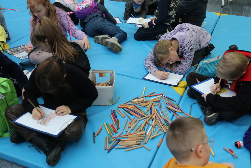 Prapremiera filmu edukacyjnego „Pies Ciapek”. Warsztaty dla dzieci – Dęblin, 8 marca 2023. Fot. IPN