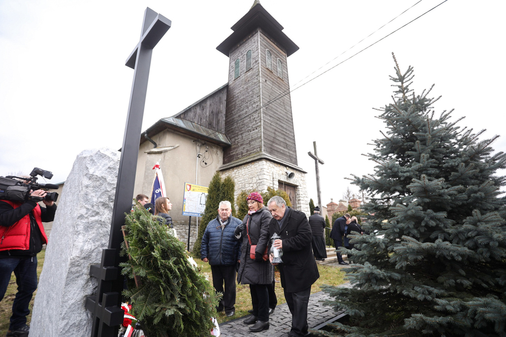 Uroczystości w Miechowie i Siedliskach upamiętniające rodzinę Baranków i ukrywanych przez nią Żydów, zamordowanych przez Niemców w 1943 r. Fot. Sławek Kasper (IPN)