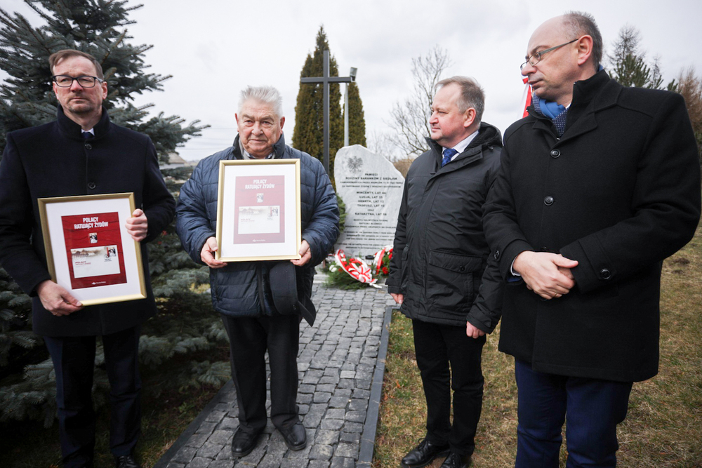 Uroczystości w Miechowie i Siedliskach upamiętniające rodzinę Baranków i ukrywanych przez nią Żydów, zamordowanych przez Niemców w 1943 r. Fot. Sławek Kasper (IPN)