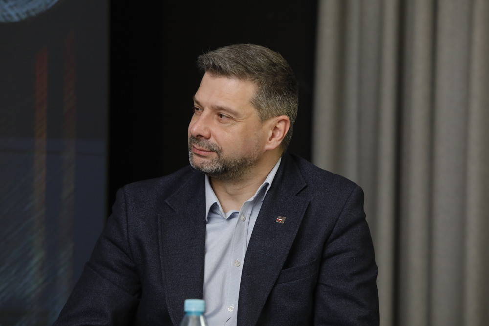 Spotkanie „Śmierć Stalina i nieśmiertelność jego propagandy?” z cyklu „Między mitem a rzeczywistością – najważniejsze wydarzenia XX wieku”. Na zdj. prowadzący cykl dr hab. Filip Musiał – 15 marca 2023. Fot. Piotr Życieński (IPN)