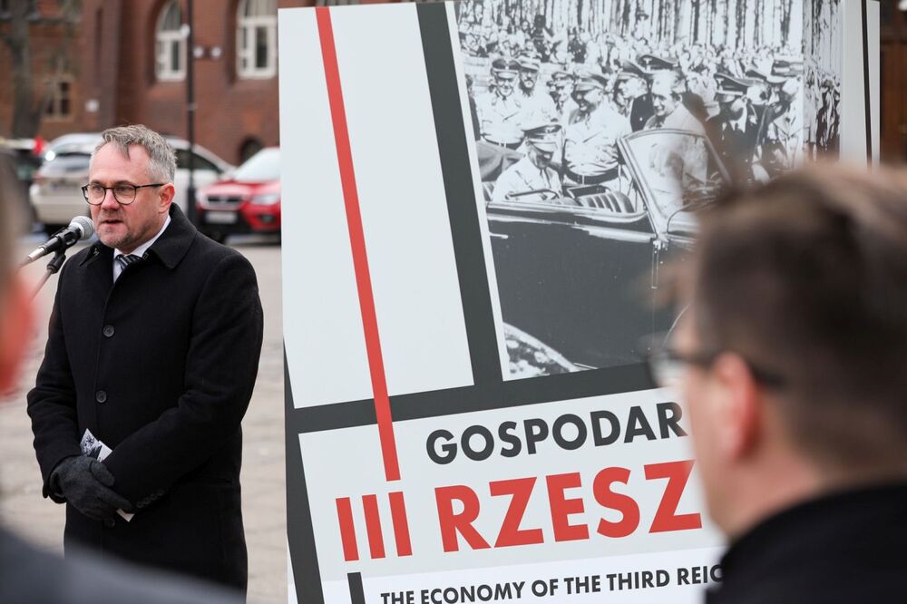 Dr Marek Szymaniak podczas otwarcia wystawy IPN „Gospodarka III Rzeszy” w Gdańsku – 17 marca 2023. Fot. Mikołaj Bujak (IPN)