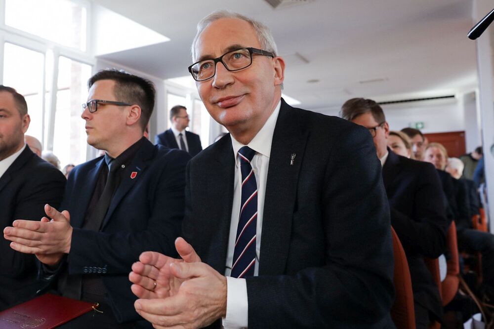 Uroczystość wręczenia Piotrowi Szubarczykowi Krzyża Oficerskiego Orderu Odrodzenia Polski – Starogard Gdański, 17 marca 2023. Fot. Mikołaj Bujak (IPN)