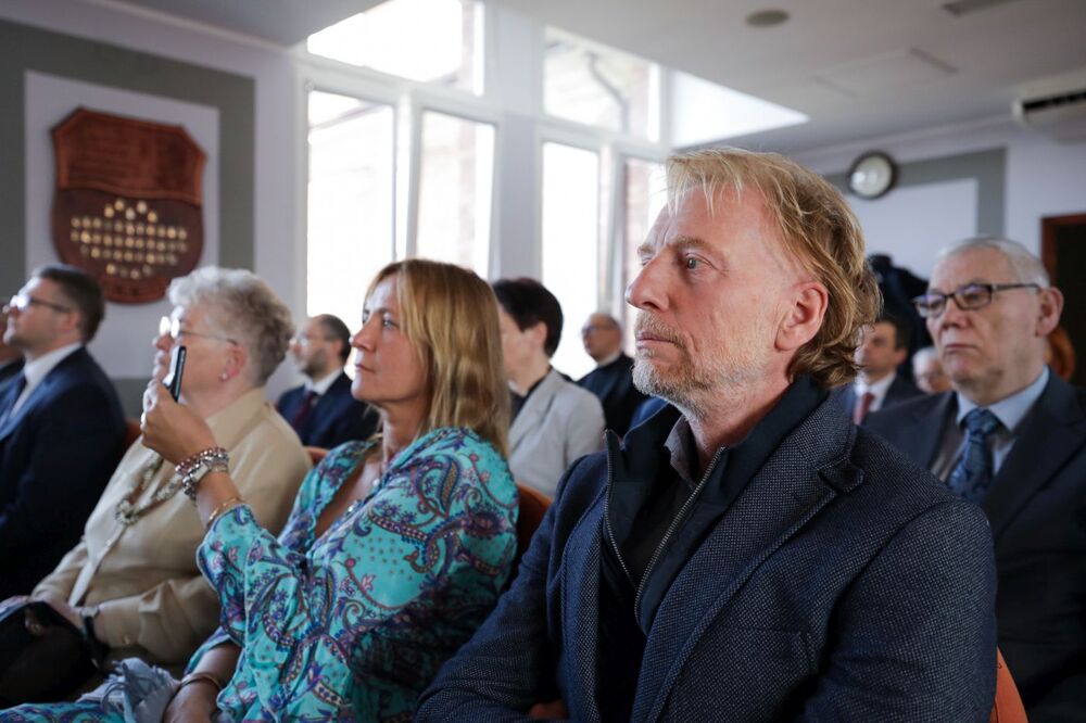 Uroczystość wręczenia Piotrowi Szubarczykowi Krzyża Oficerskiego Orderu Odrodzenia Polski – Starogard Gdański, 17 marca 2023. Fot. Mikołaj Bujak (IPN)