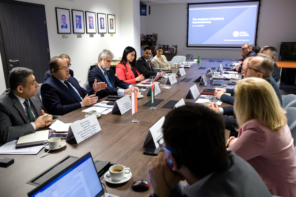 Przedstawiciele rządu i dyplomacji Państwa Palestyny z wizytą w Instytucie Pamięci Narodowej  – 17 marca 2023. Fot. Sławek Kasper (IPN)