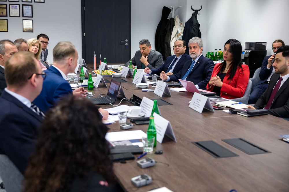 Przedstawiciele rządu i dyplomacji Państwa Palestyny z wizytą w Instytucie Pamięci Narodowej  – 17 marca 2023. Fot. Sławek Kasper (IPN)