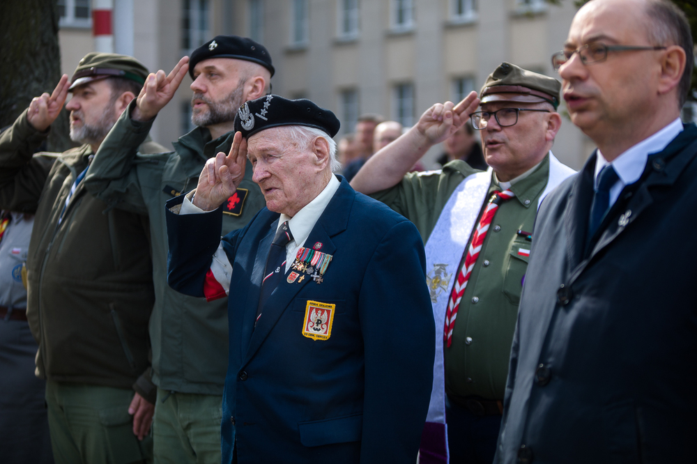 Uroczystość odsłonięcia tablic upamiętniających oryginalne znaki Polski Walczącej – Warszawa, 20 marca 2023. Fot. Sławek Kasper (IPN)