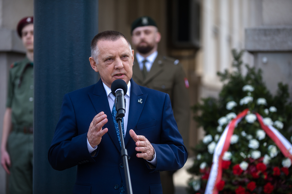 Uroczystość odsłonięcia tablic upamiętniających oryginalne znaki Polski Walczącej – Warszawa, 20 marca 2023. Fot. Sławek Kasper (IPN)