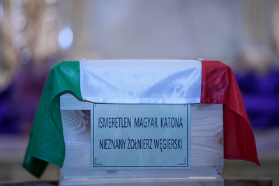 Ceremonia pogrzebowa trzech żołnierzy armii węgierskiej poległych w walkach z Armią Czerwoną – fot. MN/BUWiM