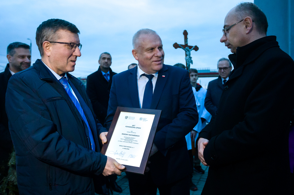 Uroczystości upamiętniające rodziny Kucharskich i Książków zamordowane przez niemiecką ekspedycję karną za pomoc Żydom – Kozłów, 23 marca 2023. Fot. Sławek Kasper (IPN)