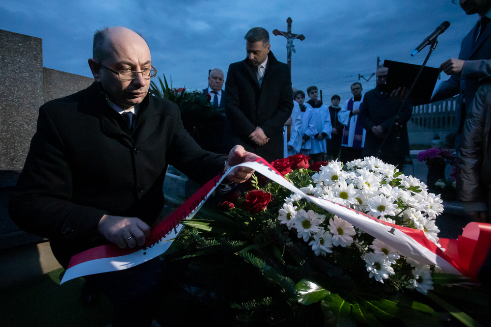 Uroczystości upamiętniające rodziny Kucharskich i Książków zamordowane przez niemiecką ekspedycję karną za pomoc Żydom – Kozłów, 23 marca 2023. Fot. Sławek Kasper (IPN)