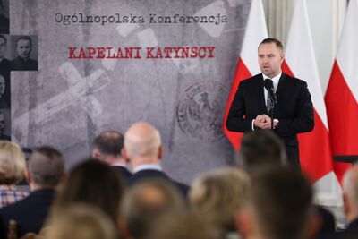 Prezes IPN dr Karol Polejowski. Ogólnopolska konferencja naukowa „Kapelani Katyńscy” – Warszawa, 12 kwietnia 2023. Fot. Mikołaj Bujak (IPN)
