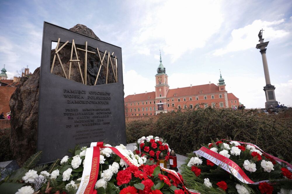 Instytut Pamięci Narodowej oddaje hołd ofiarom zbrodni katyńskiej – Warszawa, 13 kwietnia 2023. Fot. Mikołaj Bujak (IPN)