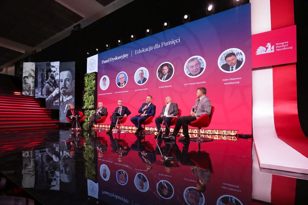 Panel dyskusyjny „Edukacja dla pamięci” podczas Kongresu Pamięci Narodowej – Warszawa, 13 kwietnia 2023. Fot. Mikołaj Bujak (IPN)