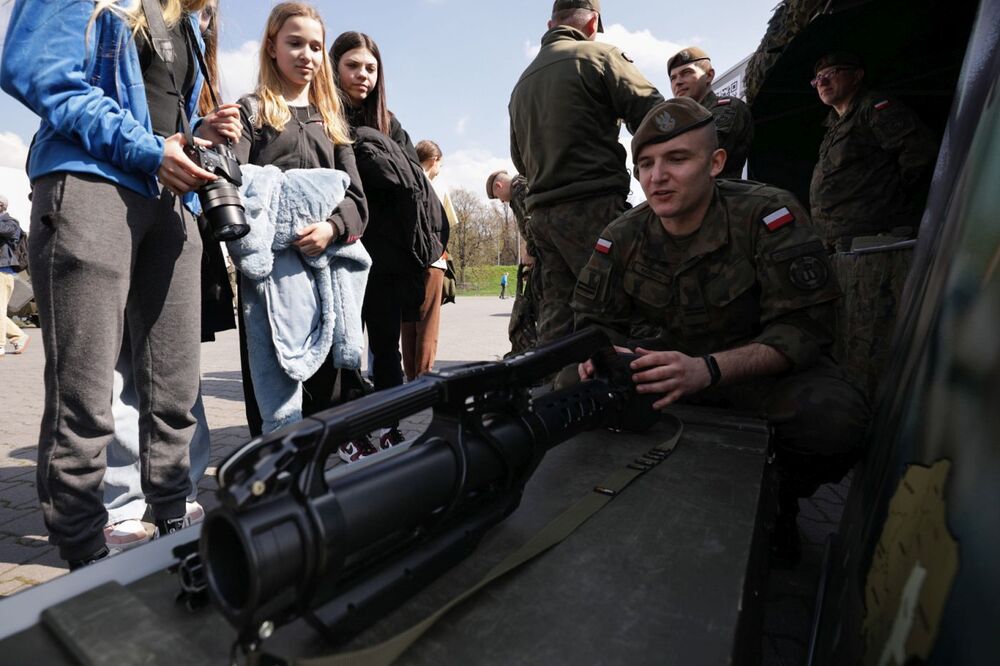 Strefa rekonstrukcji historycznych podczas Kongresu Pamięci Narodowej – Warszawa, 14 kwietnia 2023. Fot. Mikołaj Bujak (IPN)