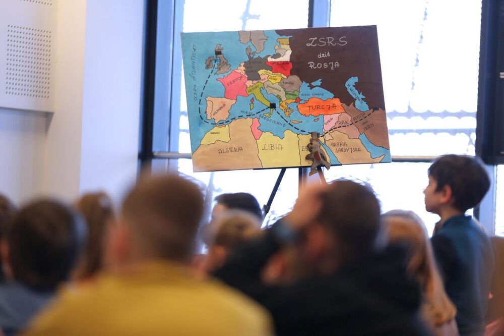 Spektakl „Miś Wojtek” na Kongresie Pamięci Narodowej – Warszawa, 14 kwietnia 2023. Fot. Mikołaj Bujak (IPN)