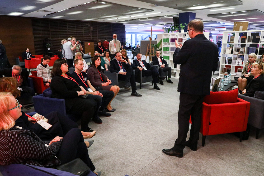 Promocja publikacji „Gdy nieme groby przemawiają... Archiwum dr. Jana Zygmunta Robla” na Kongresie Pamięci Narodowej – Warszawa, 14 kwietnia 2023. Fot. Sławek Kasper (IPN)