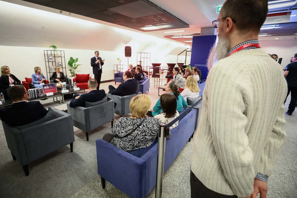 Promocja publikacji „Gdy nieme groby przemawiają... Archiwum dr. Jana Zygmunta Robla” na Kongresie Pamięci Narodowej – Warszawa, 14 kwietnia 2023. Fot. Sławek Kasper (IPN)