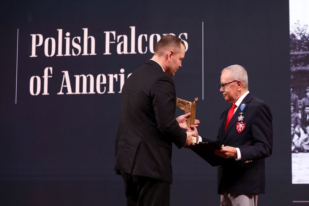 Uroczyste wręczenie nagród „Kustosz Pamięci Narodowej” – Kongres Pamięci Narodowej, PGE Narodowy, 15 kwietnia 2023. Fot. Mikołaj Bujak (IPN)