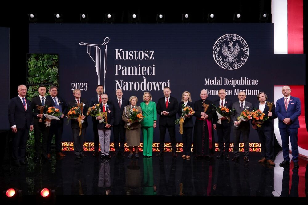 Uroczyste wręczenie nagród „Kustosz Pamięci Narodowej” – Kongres Pamięci Narodowej, PGE Narodowy, 15 kwietnia 2023. Fot. Mikołaj Bujak (IPN)