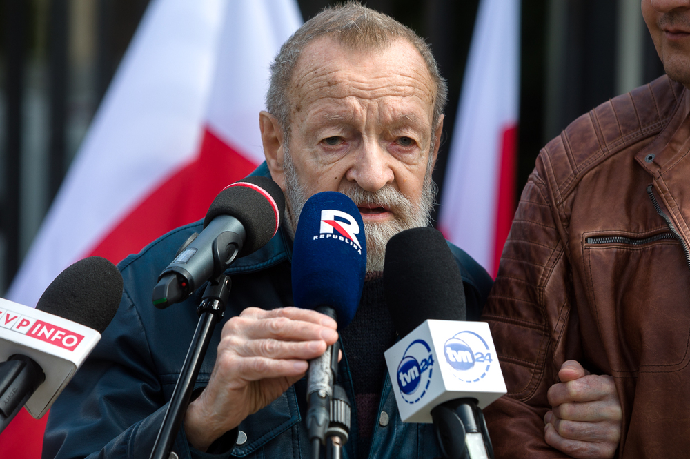 Odsłonięcie tablicy upamiętniającej żołnierzy Armii Krajowej, którzy udzielali pomocy powstańcom w getcie warszawskim – Warszawa, 18 kwietnia 2023. Fot. Sławomir Kasper (IPN)