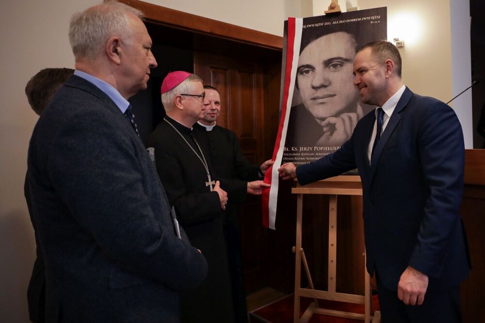 Uroczyste otwarcie „Przystanku Historia” im. ks. Jerzego Popiełuszki w Legnicy – Legnica, 20 kwietnia 2023. Fot. Mikołaj Bujak (IPN)