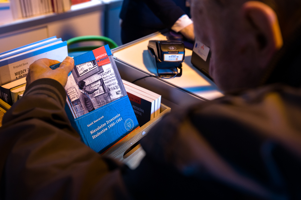 XXVIII Targi Wydawców Katolickich w Arkadach Kubickiego w Warszawie – 20–23 kwietnia 2023. Fot. Sławek Kasper (IPN)