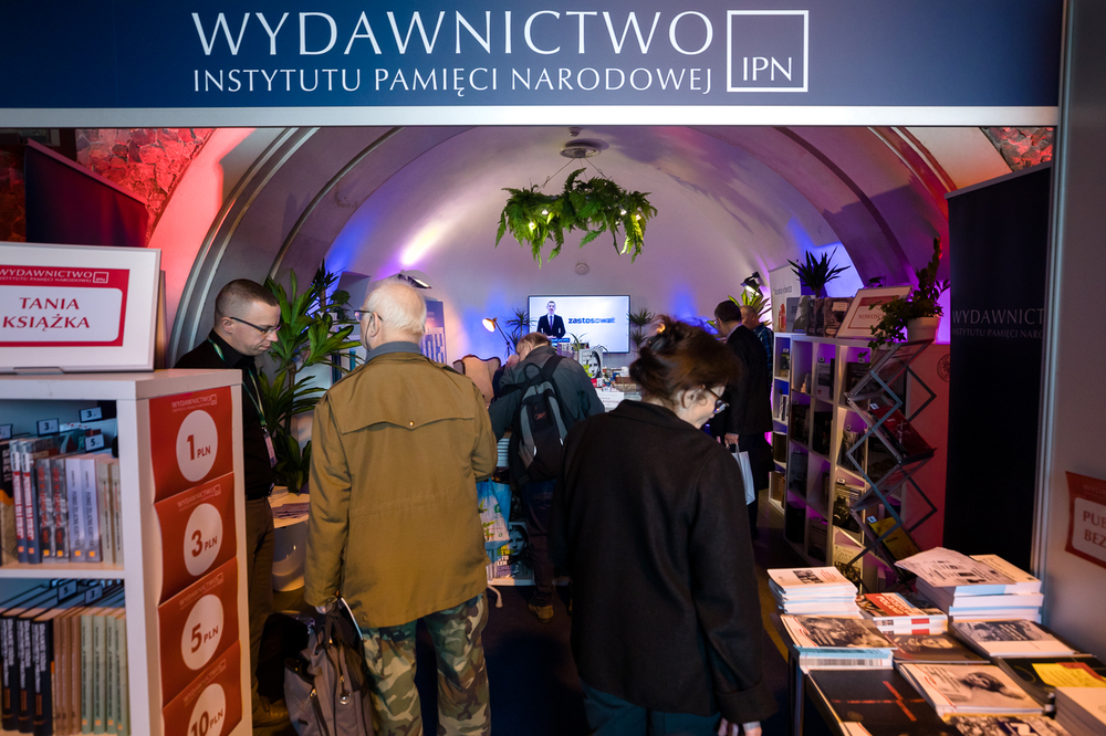 XXVIII Targi Wydawców Katolickich w Arkadach Kubickiego w Warszawie – 20–23 kwietnia 2023. Fot. Sławek Kasper (IPN)